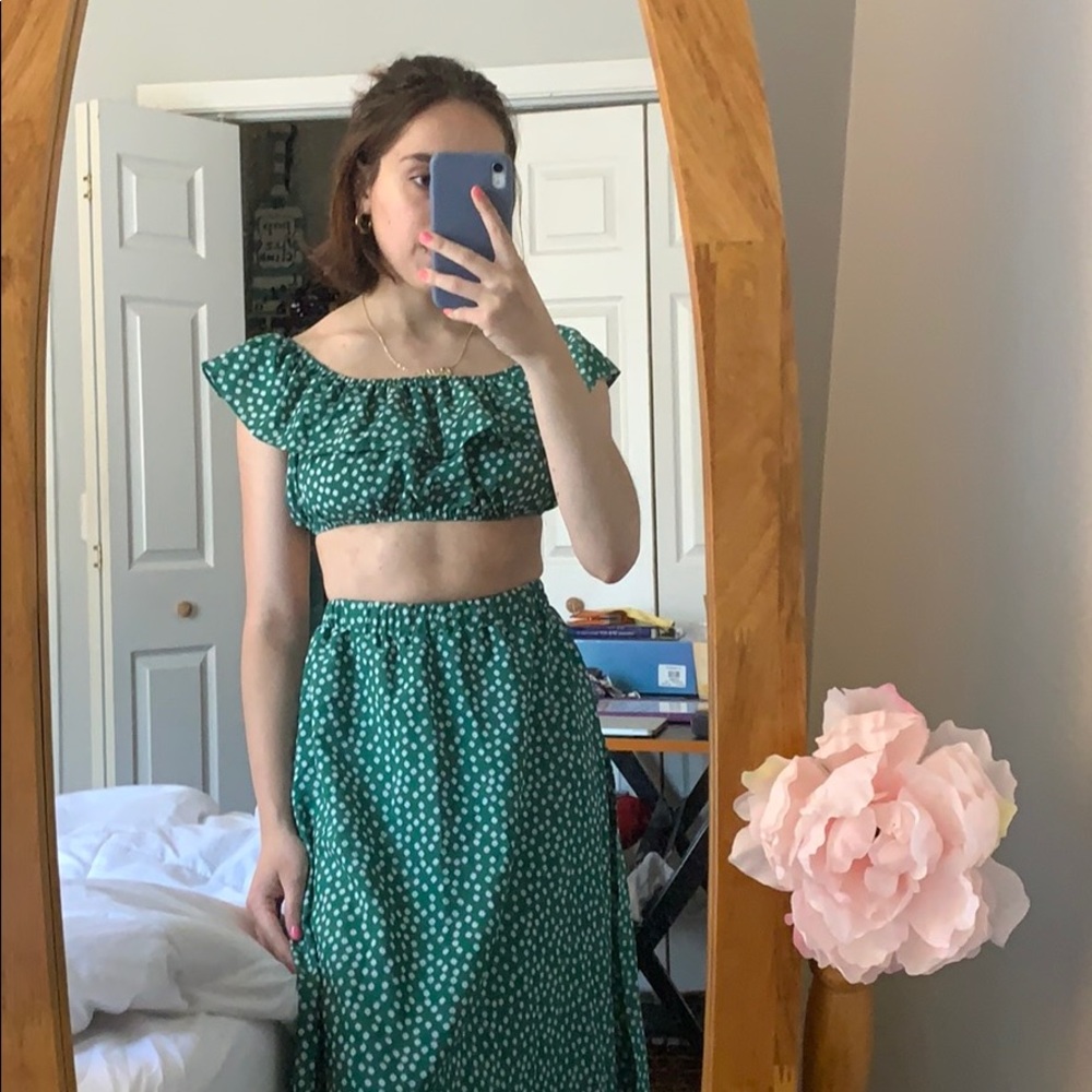 Gorgeous two piece/ top and dress 4 for $15